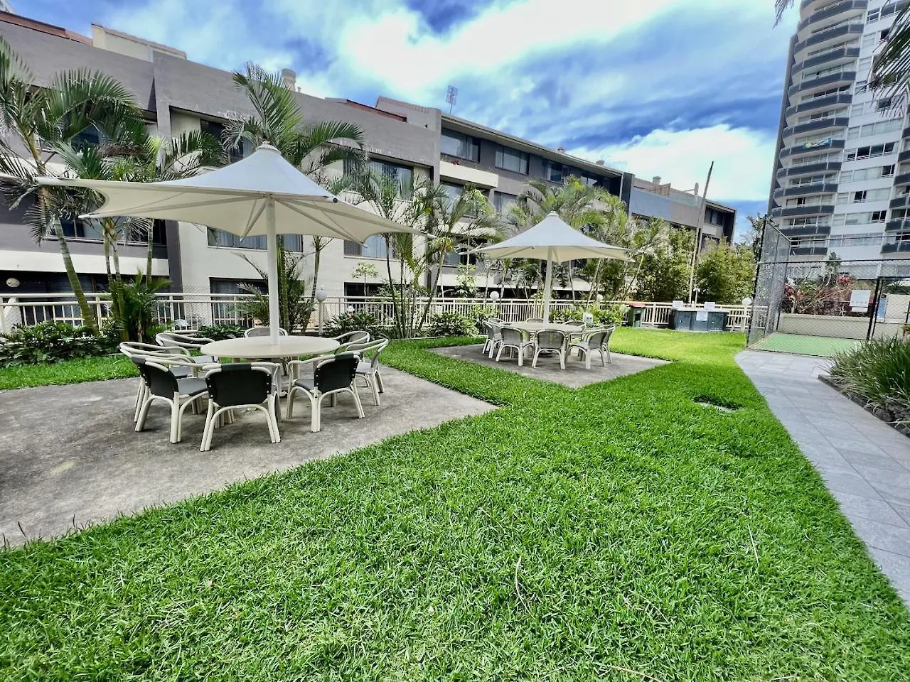 Seacrest, Surfers Beach Front 15A ゴールドコースト